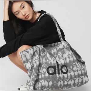 ALO Yoga shopper tote